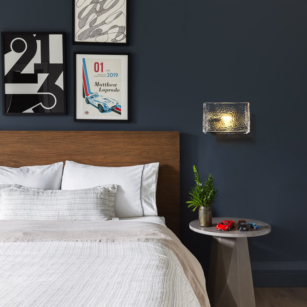 Modern Single Light Ripple Glass Wall Light - LightfixturesUAE
